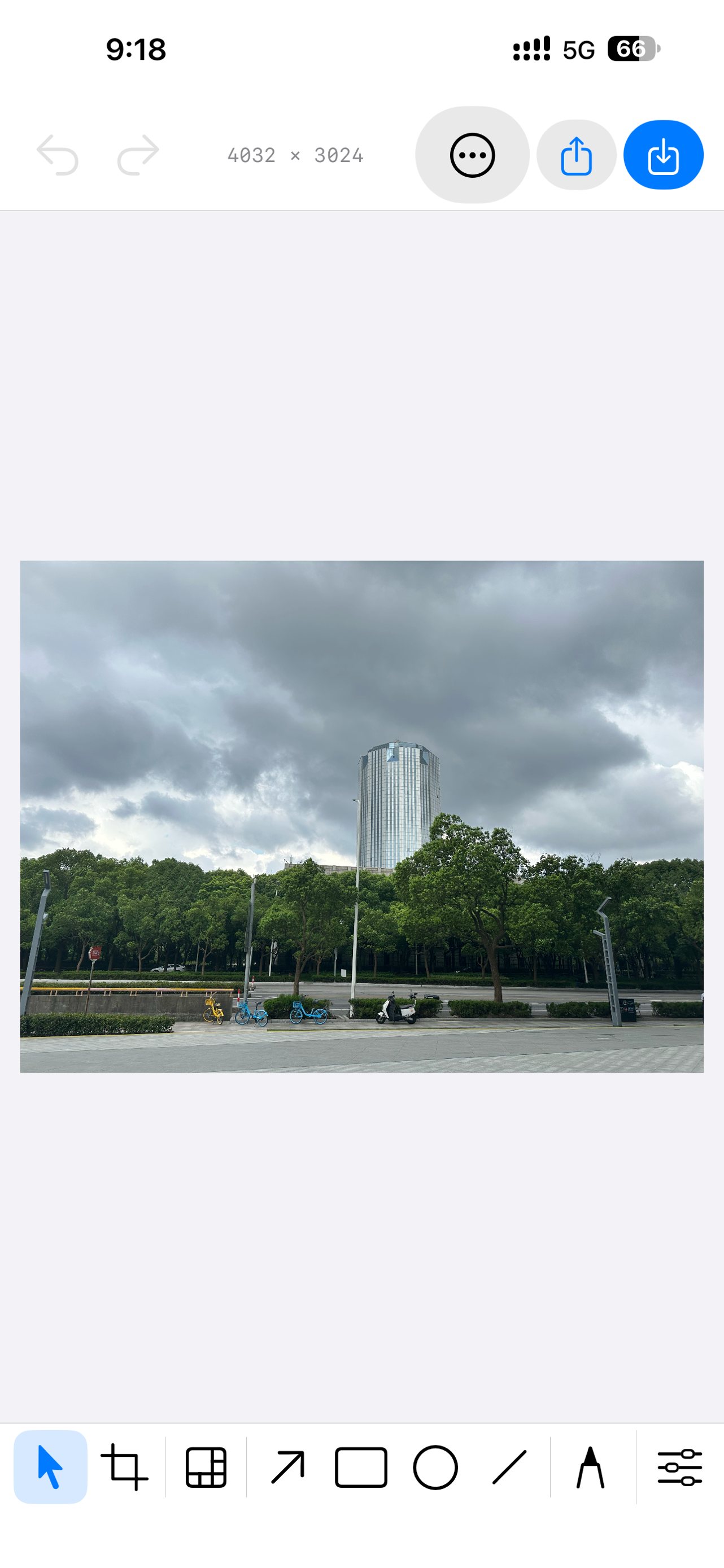 Marka on iPhone: an image on the canvas, undo and redo at the top left, the pixel dimensions in the title bar, share and save buttons at the top right, and the full row of tools — select, crop, canvas, arrow, rectangle, ellipse, line, pen, properties — along the bottom.